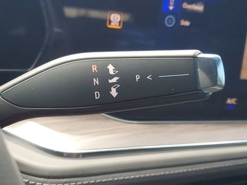 New 2026 Chevrolet Suburban LS image 15