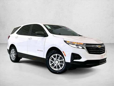 Used 2024 Chevrolet Equinox LS image 12