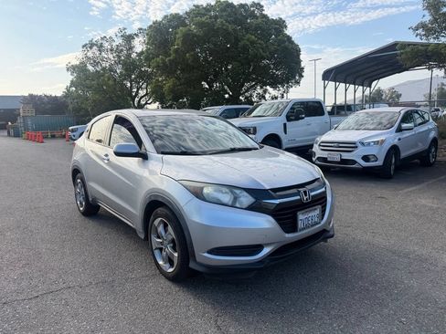 Used 2016 Honda HR-V LX image 2