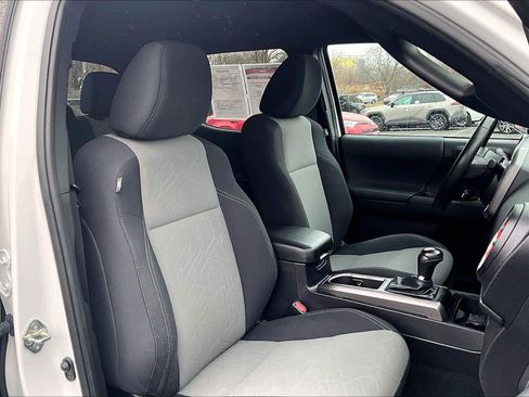 Used 2021 Toyota Tacoma TRD Off-Road image 7