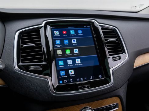 Used 2024 Volvo XC90 T8 Plus image 22