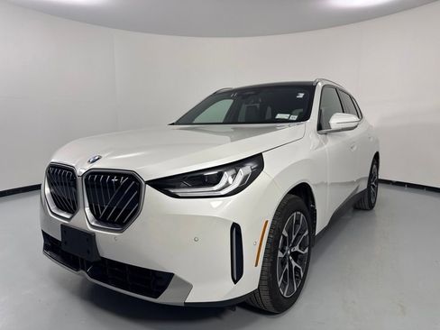 Certified 2025 BMW X3 xDrive30i w/ Premium Package AWD/4WD image 4