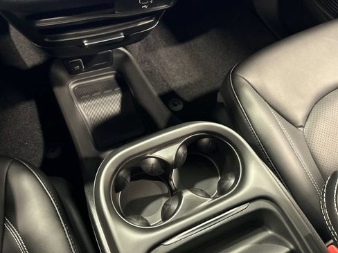 New 2027 Chrysler Pacifica Select FWD image 26