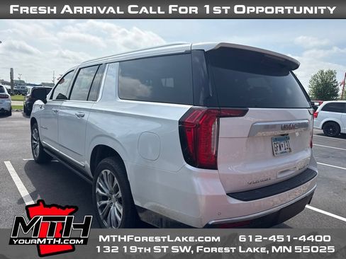 Used 2021 GMC Yukon XL Denali w/ Denali Premium Package AWD/4WD image 5