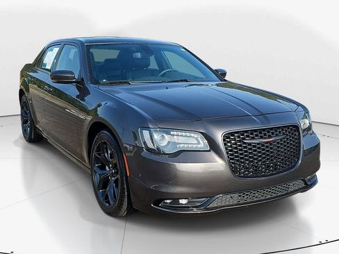 Used 2023 Chrysler 300 S RWD image 3