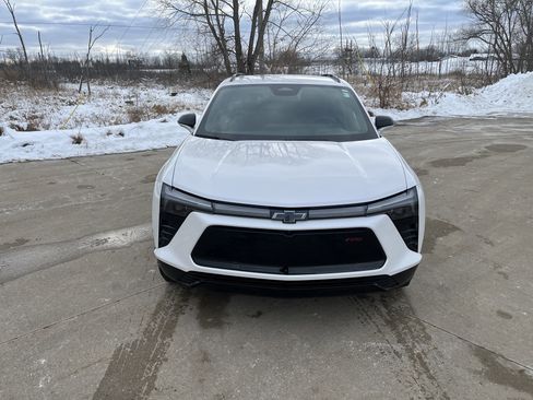 Used 2025 Chevrolet Blazer EV RS image 2