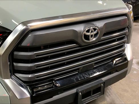 Used 2025 Toyota Tundra Limited AWD/4WD image 30