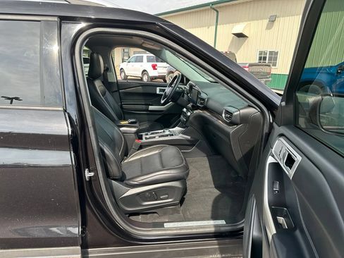 Used 2022 Ford Explorer Limited w/ Class IV Trailer Tow Package AWD/4WD image 30