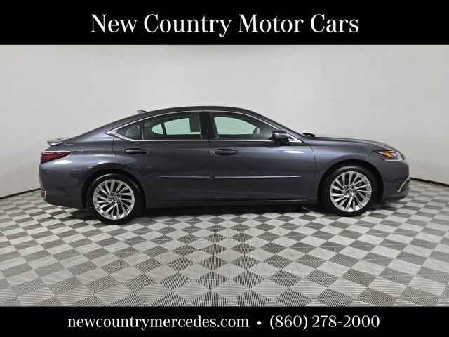 Used 2023 Lexus ES 300h Ultra Luxury w/ Accessory Package (Z2) FWD image 11