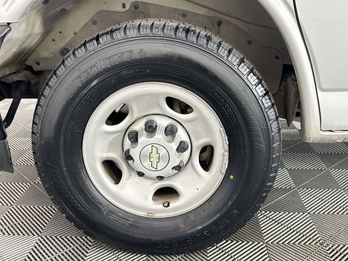 Used 2022 Chevrolet Express 2500 w/ Driver Convenience Package image 32