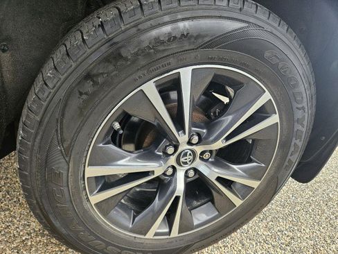 Used 2016 Toyota Highlander XLE image 34