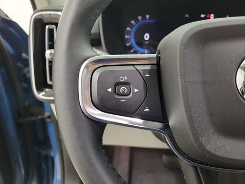 Certified 2024 Volvo XC40 B5 Plus w/ Protection Package Premier image 24