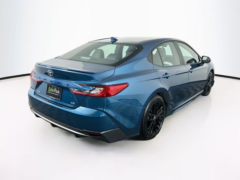 Used 2025 Toyota Camry SE FWD image 9
