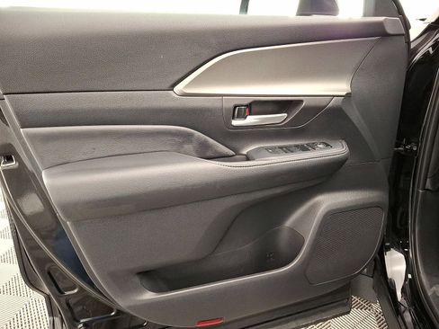 Certified 2025 Toyota Grand Highlander AWD image 10