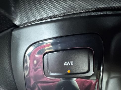 Used 2024 Chevrolet Equinox RS w/ RS Leather Package AWD/4WD image 35