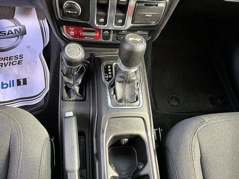 Used 2026 Jeep Wrangler Sport AWD/4WD image 19