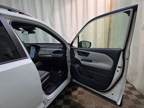 Certified 2025 Subaru Forester Premium image 34