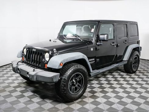 Used 2012 Jeep Wrangler Unlimited Sport image 3