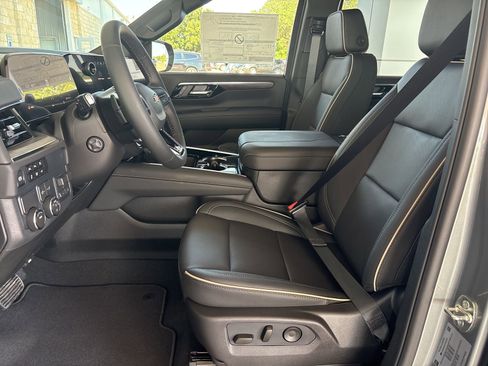 New 2026 Chevrolet Suburban Premier w/ Sun And Tow Package image 8