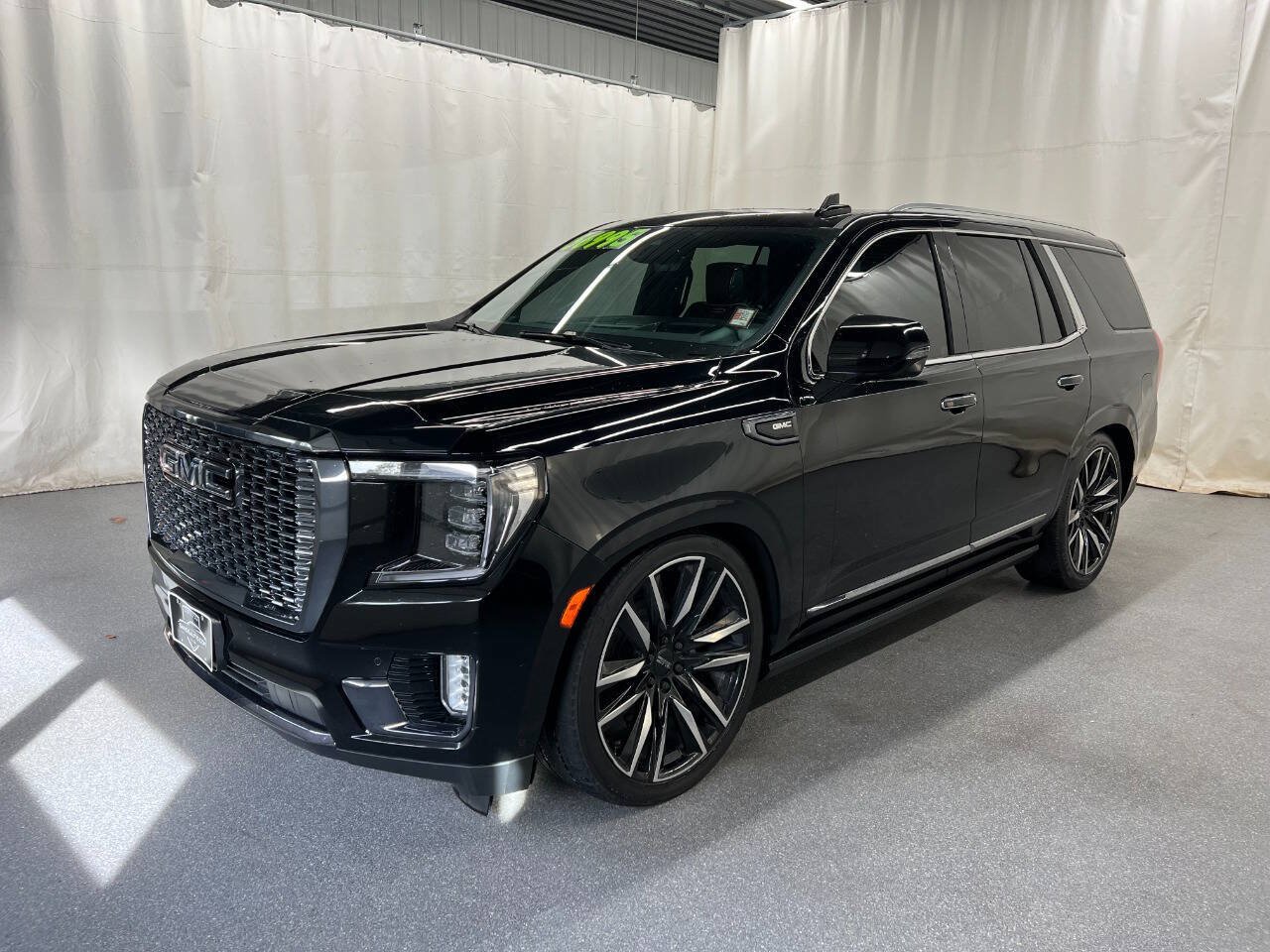 Used 2023 GMC Yukon Denali Ultimate AWD/4WD image 1