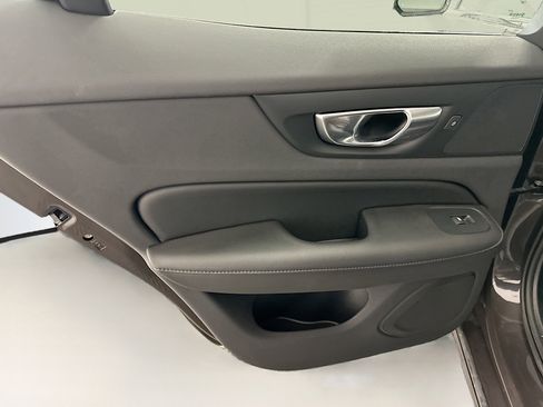 Used 2025 Volvo S60 B5 Core image 28