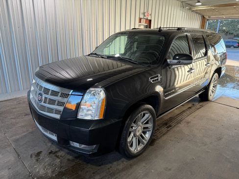 Used 2011 Cadillac Escalade ESV Platinum image 1