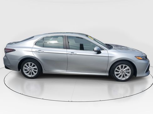 Used 2023 Toyota Camry LE FWD image 2