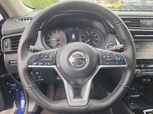Used 2019 Nissan Rogue SV w/ Premium Package AWD/4WD image 21