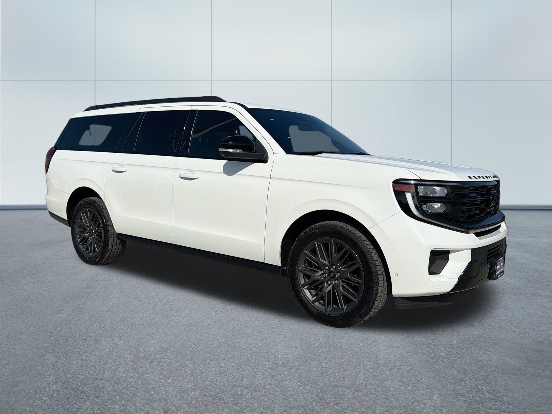 Used 2025 Ford Expedition Max Platinum w/ Stealth Performance Package AWD/4WD image 3
