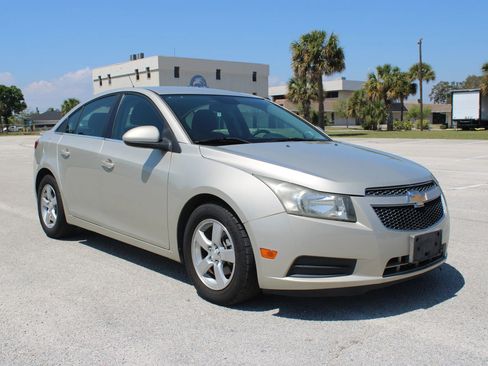 Used 2013 Chevrolet Cruze LT image 20