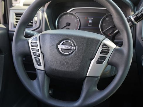 Used 2023 Nissan Titan S AWD/4WD image 23