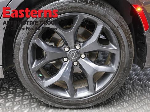 Used 2023 Chrysler 300 S RWD image 8