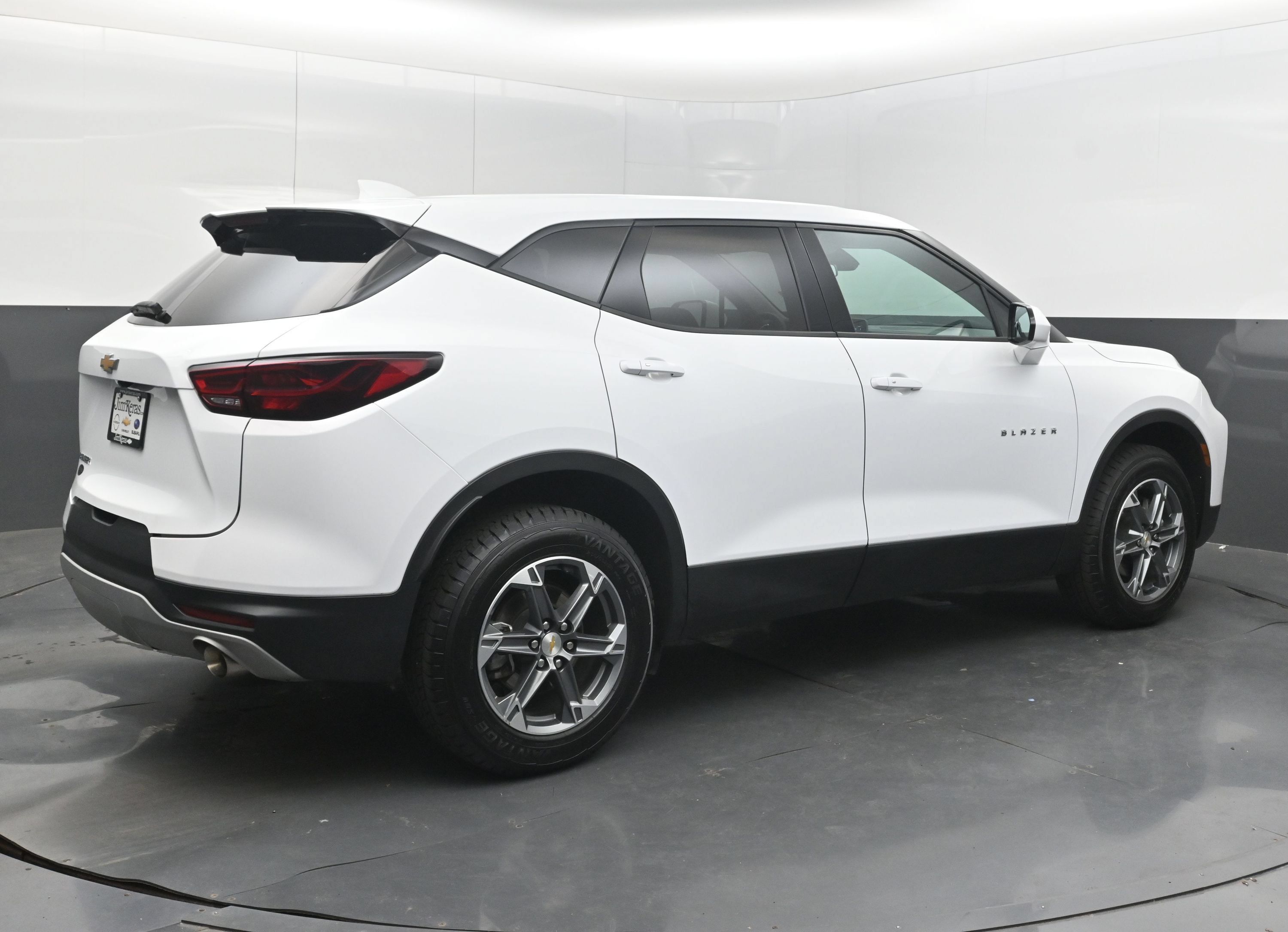 Used 2025 Chevrolet Blazer LT FWD image 9