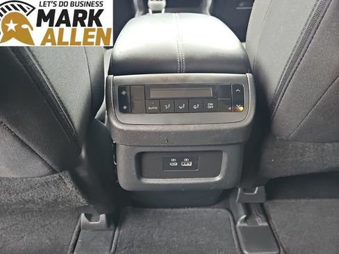 Used 2025 Nissan Pathfinder SV FWD image 20