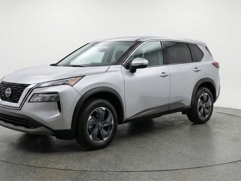 Used 2025 Nissan Rogue SV FWD image 3