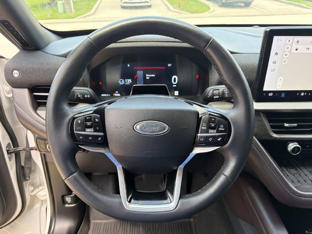 Certified 2025 Ford Explorer Platinum RWD image 24