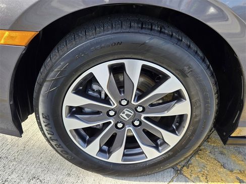 Used 2024 Honda Odyssey EX-L image 10