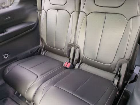 New 2025 Jeep Grand Cherokee L Limited w/ Luxury Tech Group II image 40