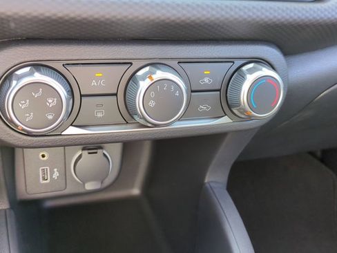 New 2025 Nissan Kicks Play S image 15