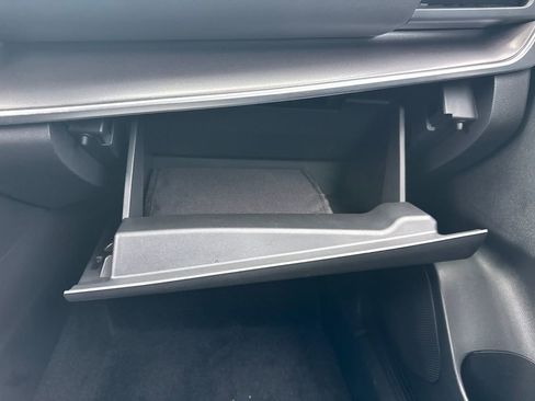 Used 2023 Nissan Rogue SV image 32