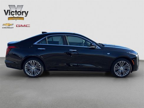 Used 2022 Cadillac CT4 Premium Luxury image 2