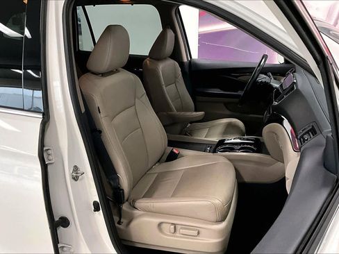 Used 2019 Honda Pilot Elite image 12