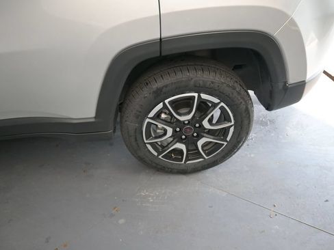 Used 2025 Jeep Compass Trailhawk AWD/4WD image 18