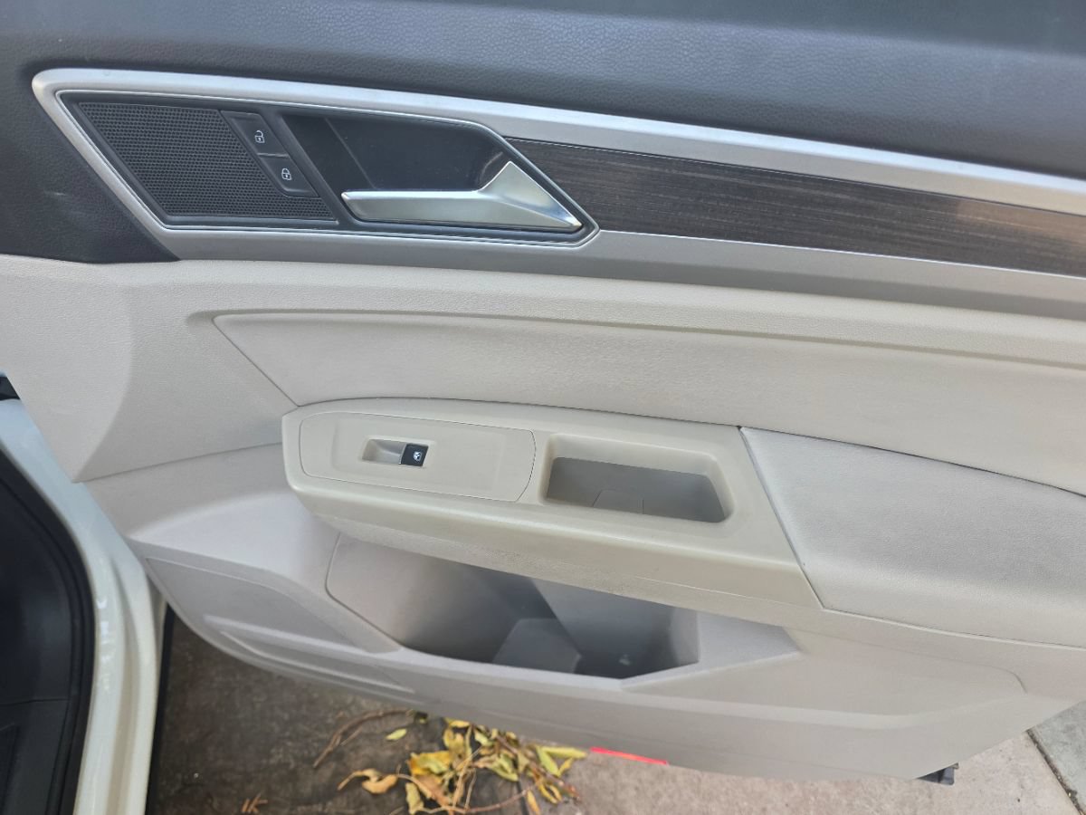 Used 2018 Volkswagen Atlas SE FWD image 20