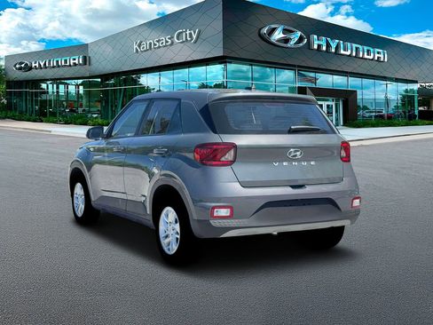 New 2026 Hyundai Venue SE FWD image 5