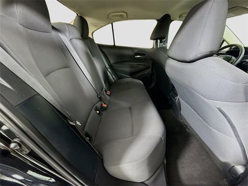 Used 2021 Toyota Corolla LE image 24