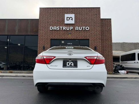 Used 2016 Toyota Camry SE FWD image 5