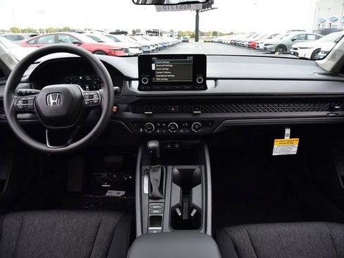 New 2025 Honda Accord SE image 7