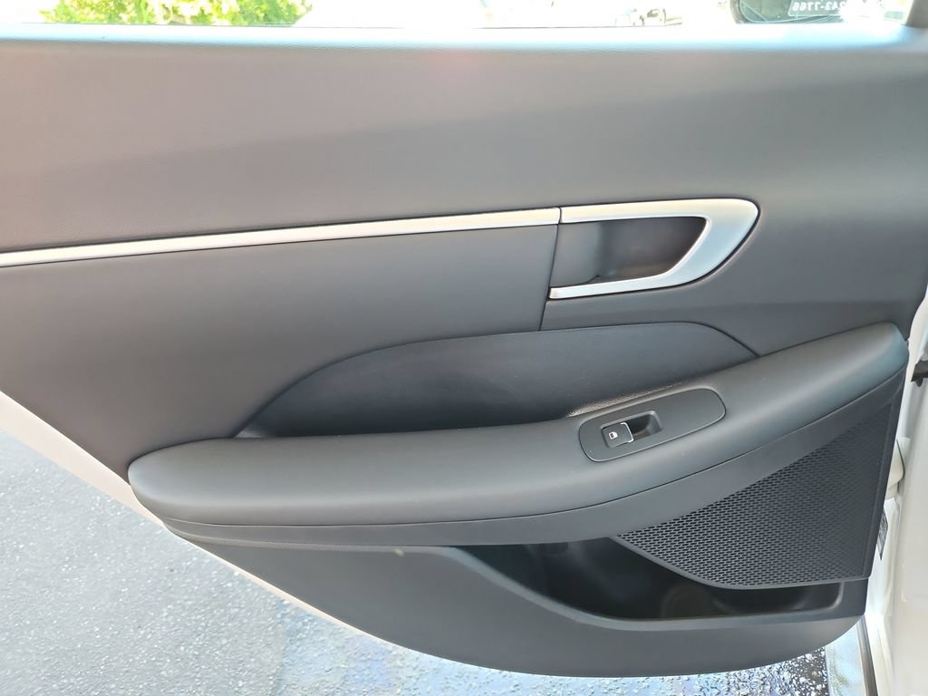 Used 2025 Hyundai Sonata SEL FWD image 27