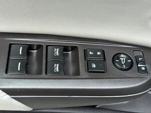 Used 2017 Acura ILX w/ Premium Package image 12